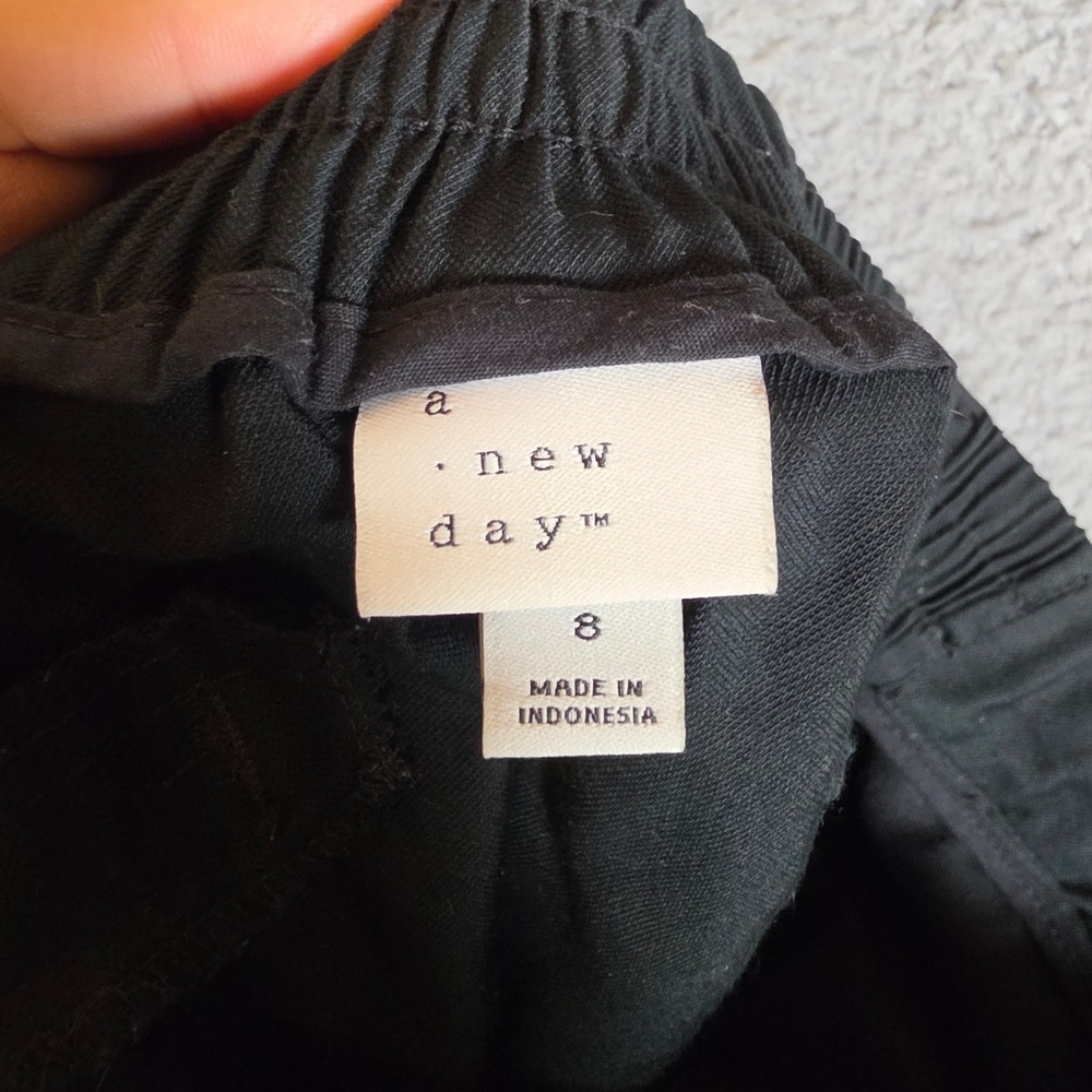 A New Day Tapered Pants Women 8 Black Good Cuffed Ankle Elastic Back Rayon Blend - Picture 5 of 9